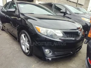 Toyota Camry SE Sport 4dr Sedan w/Prod. End 11/13 (2.5L 4cyl 6A) 2014