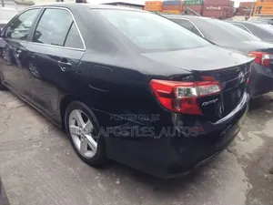 Toyota Camry SE Sport 4dr Sedan w/Prod. End 11/13 (2.5L 4cyl 6A) 2014