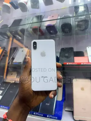 Apple iPhone X 64 GB White