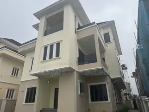 7bdrm Duplex in Guzape Main Abuja for sale