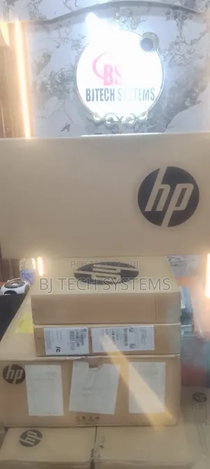 New Laptop HP 250 G10 8GB Intel Core I5 SSD 512GB