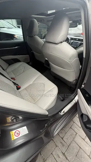 Toyota Camry SE FWD (2.5L 4cyl 8AM) 2018 Brown
