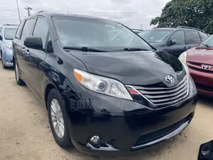 Toyota Sienna 2012 Black