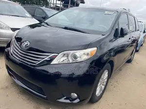 Toyota Sienna 2012 Black
