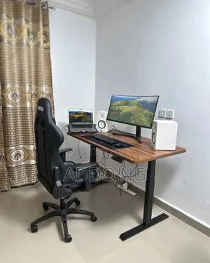 Brown Top Electric Adjustable Desk 1.6 Meter With Gaming Chair