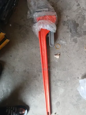 Heavy Duty Pipe Wrench 36"