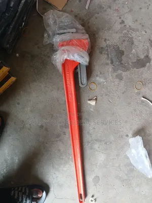 Heavy Duty Pipe Wrench 36"
