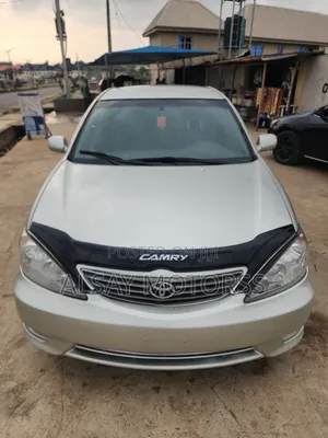 Toyota Camry LE 4dr Sedan (2.4L 4cyl 5A) 2005 Silver