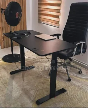 Modern Electrical Adjustable Desk With Office Chair