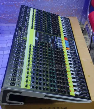 Original Yamaha 24 Semi Digital New Professional Mixer