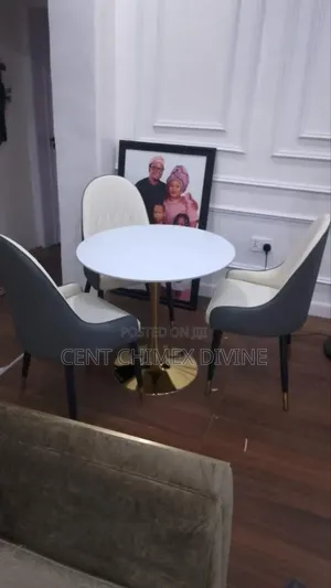 Gold Stand Round Table With Quality Chair