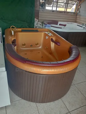 England Double Jacuzzi With Television