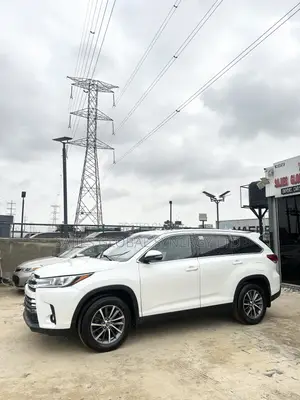 Toyota Highlander XLE 2019 White