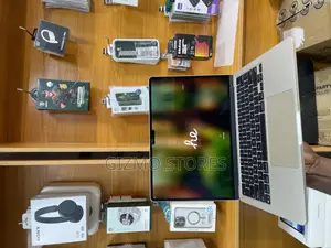 New Laptop Apple MacBook Air 2025 M4 13-Inch 16GB Apple M4 SSD 256GB