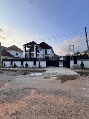 4bdrm Duplex in Dakwo District for sale