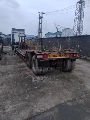 Lowbed Lorry With Front Discouple 2 Axle