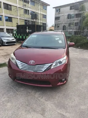 Toyota Sienna 2016 Red