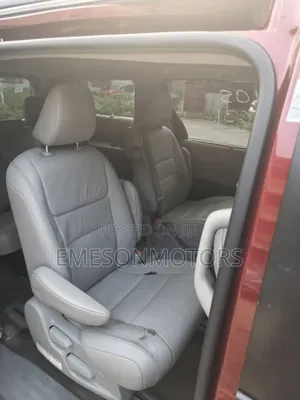 Toyota Sienna 2016 Red
