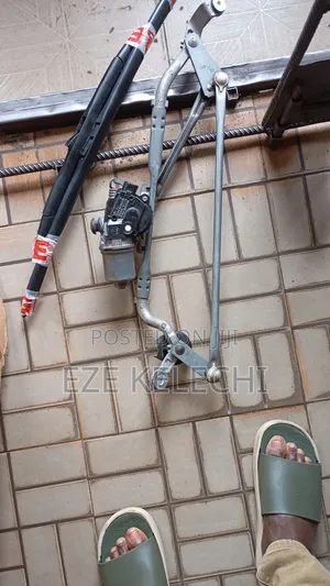 Wiper Engine and Blades Highlander 2015-2019