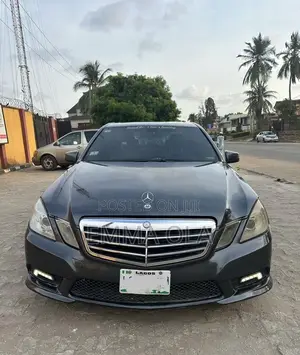 Mercedes-Benz E350 Base 4Matic Sedan AWD (3.5L 6cyl 7A) 2011 Blue