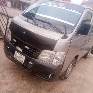 Nissan Caravan (Urvan) 2007 Grey