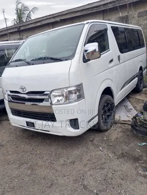 Toyota HiAce 2014 White