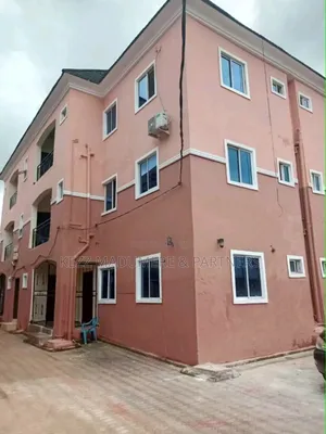 6bdrm Block of Flats in Uratta Road Mcc for sale