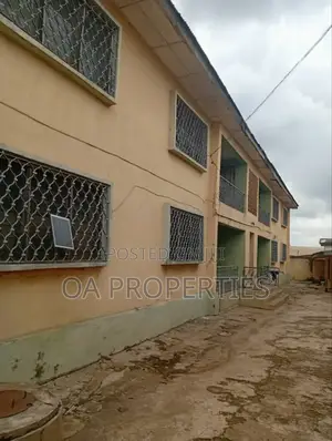 16bdrm Block of Flats in Farayola Bodija, Ibadan for sale