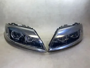 Audi Q7 Head Light 2010