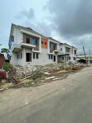 4bdrm Duplex in Surulere Lagos for sale