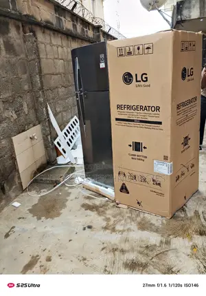 Experience Lg 308 Liters Double Door Refrigerator (Ref 322rlbn)