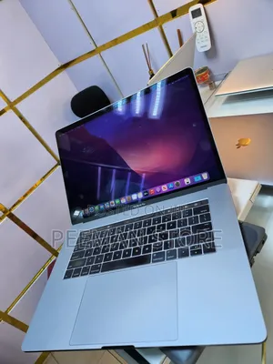 Laptop Apple MacBook 2017 16GB Intel Core I7 SSD 512GB