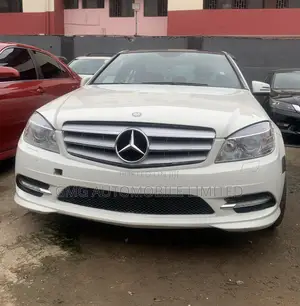 Mercedes-Benz C350 C350 BlueEFFICIENCY RWD 2011 White