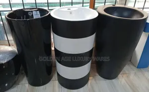 Black and White Stripes Design Standing Basin