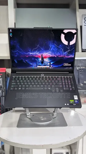 New Laptop Lenovo Legion 7 32GB Intel Core Ultra 9 SSD 2T