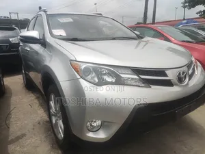 Toyota RAV4 Limited 4dr SUV (2.5L 4cyl 6A) 2015 Silver