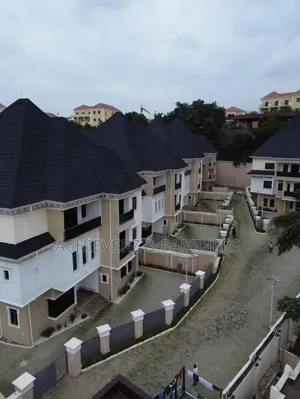5bdrm Duplex in Asokoro for sale