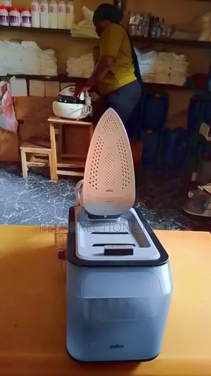 Top Quality Braun Industrial Steam Iron in Perfect Working Condition