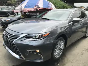 Lexus ES 2015 Gray