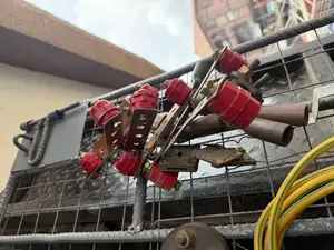Earth Bar Insulator