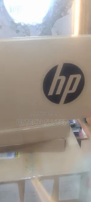 New Laptop HP 14S 8GB Intel Core I3 SSD 256GB