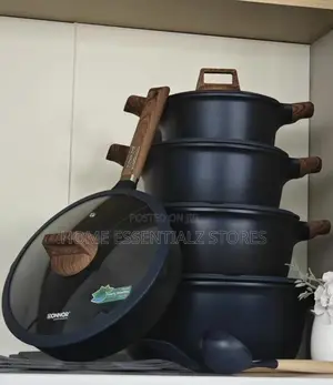 Donnor Set of Pots With Wooden Binaural Handle