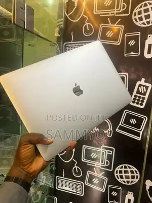 Laptop Apple MacBook Pro 2018 16GB Intel Core i7 SSD 512GB