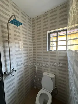1bdrm Room & Parlour in Kolapo Ishola Gra, Akobo for rent