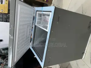 Aeon 150l Chest Freezer With Durable Finish