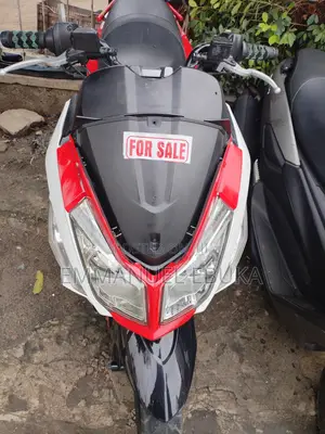 Max-S 2006 White