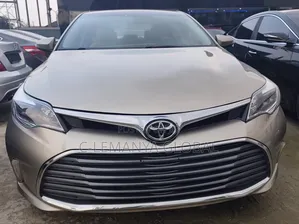Toyota Avalon XLE 4dr Sedan (3.5L 6cyl 6A) 2014 Gold