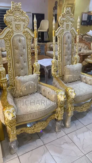Classical the Throne Chair