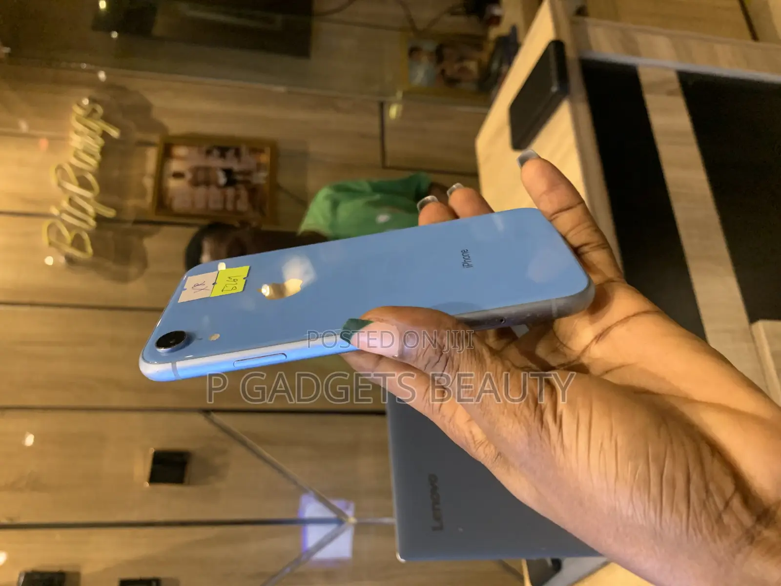 Apple iPhone XR 64 GB