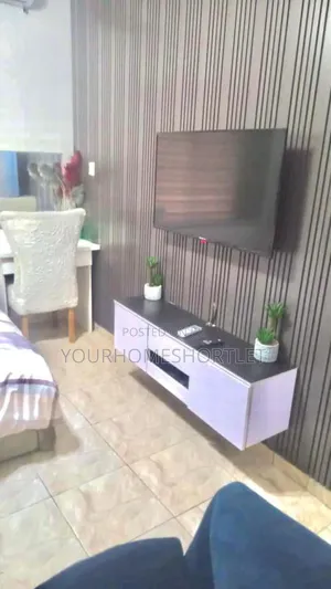 Clean Studio Apartment With Smart Tv for Daily/Weekly/ Monthly